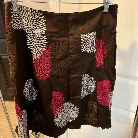 AT Skirt - Size 8 - Picture 1 of 5